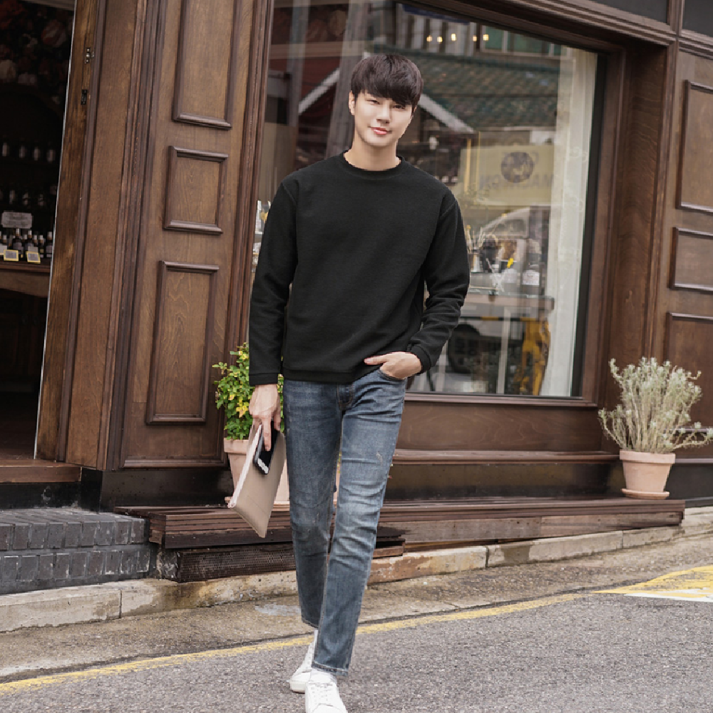 JOGUNSHOP’s Nesty Button PK Crewneck