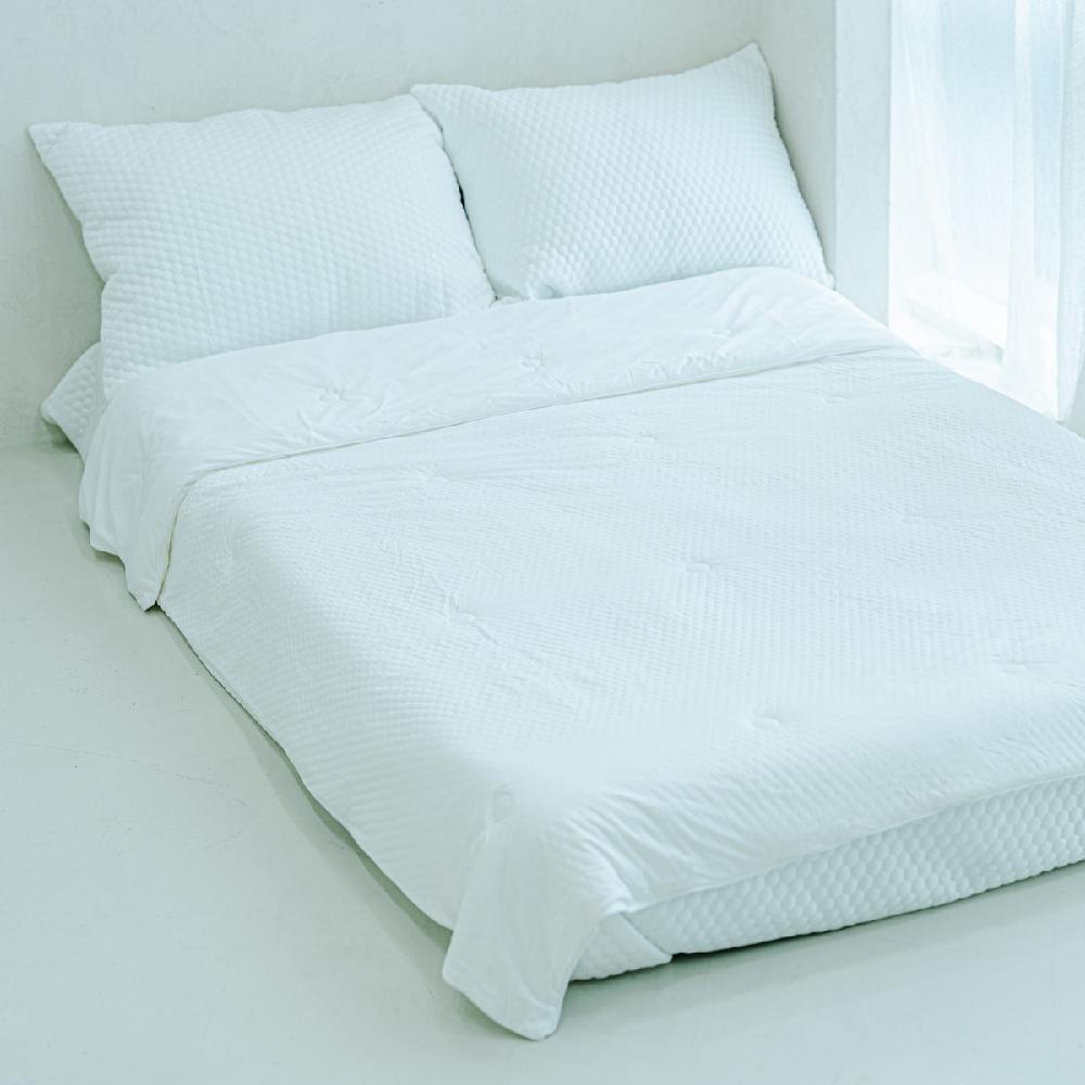 zero o'clock Snow PCM cooling Comforter